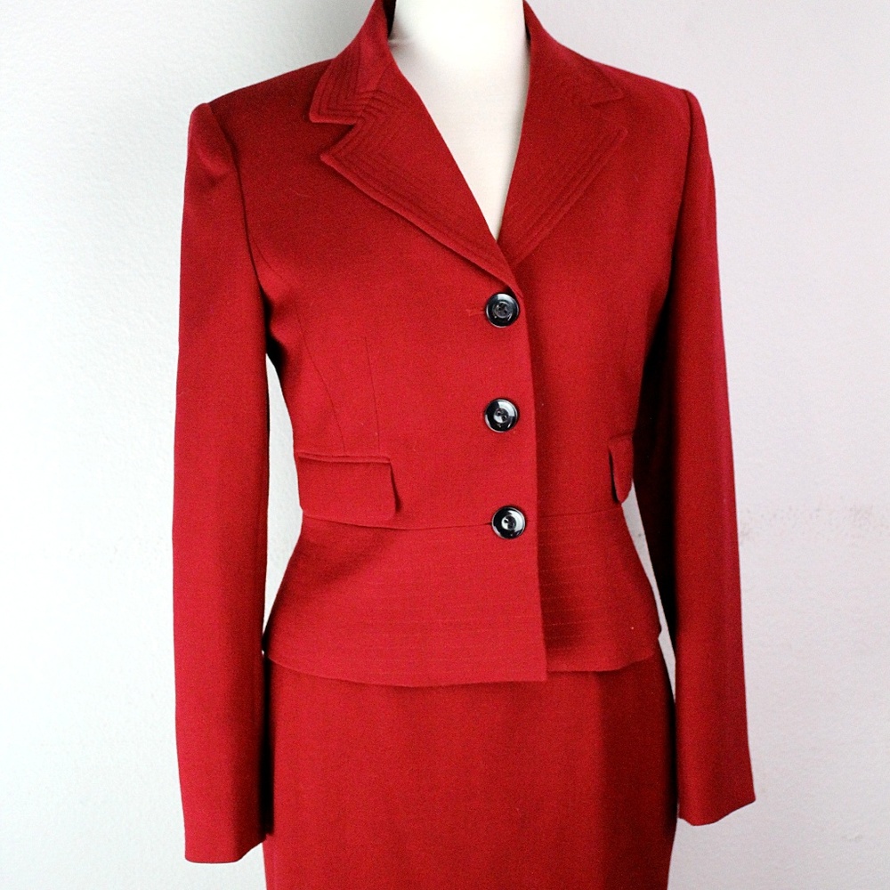CALVIN KLEIN Light Red Stretch Suit Set Sz 4
